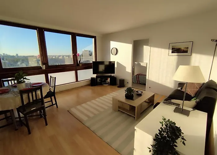 Charming 50M² Flat In Montparnasse, Quiet & Bright